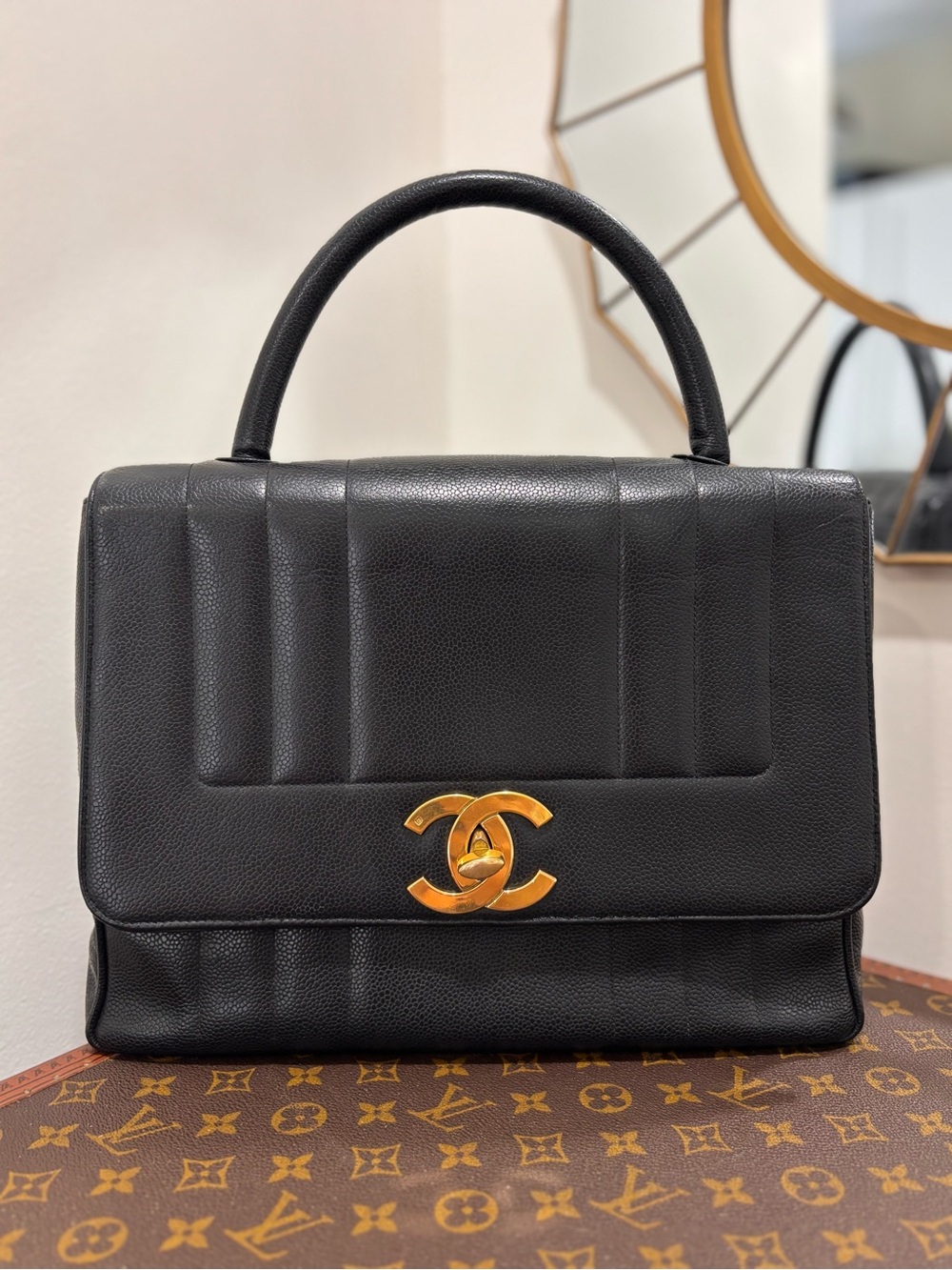 Authentic CHANEL vintage caviar leather top handle Kelly satchel bag - Picture 3 of 16